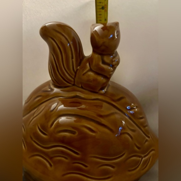Vintage Squirrel Walnut Ceramic Covered Dish. 7.5” - Picture 9 of 12